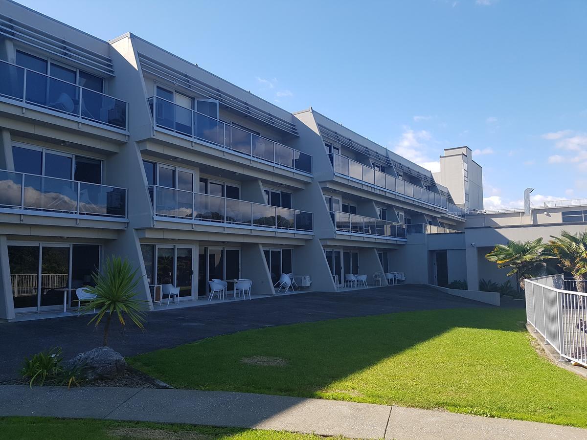 Te Kaha Beach Hotel מראה חיצוני תמונה