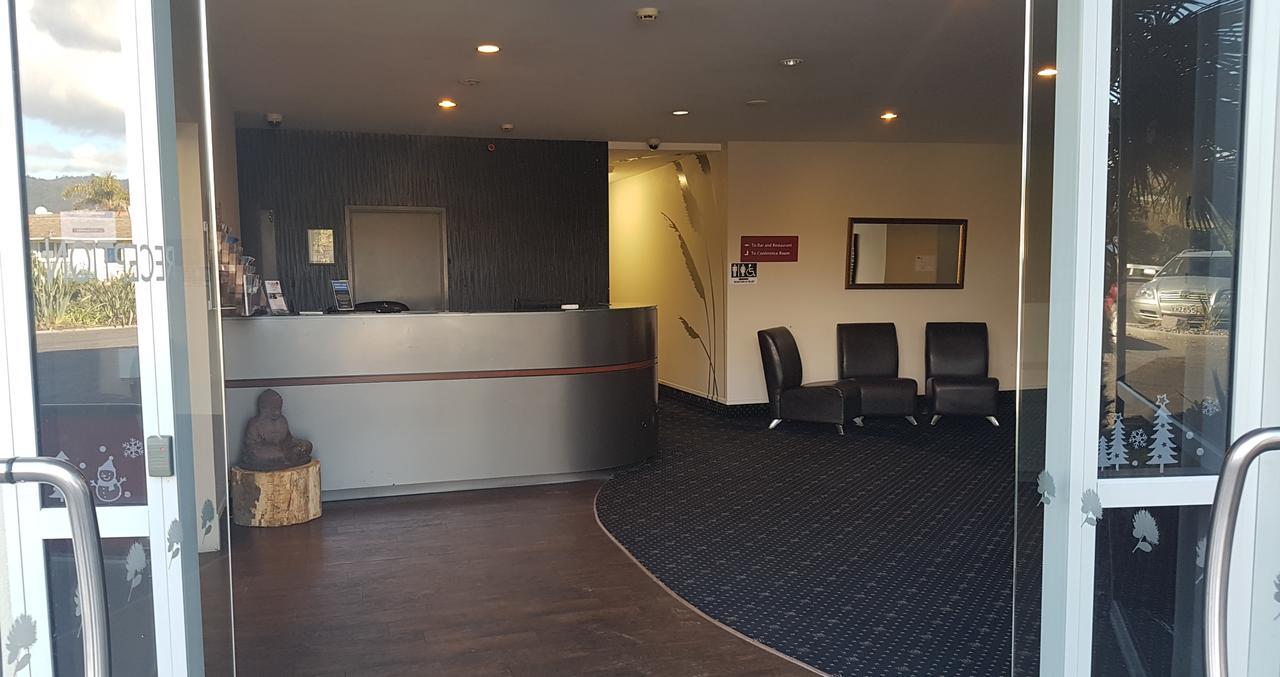 Te Kaha Beach Hotel מראה חיצוני תמונה