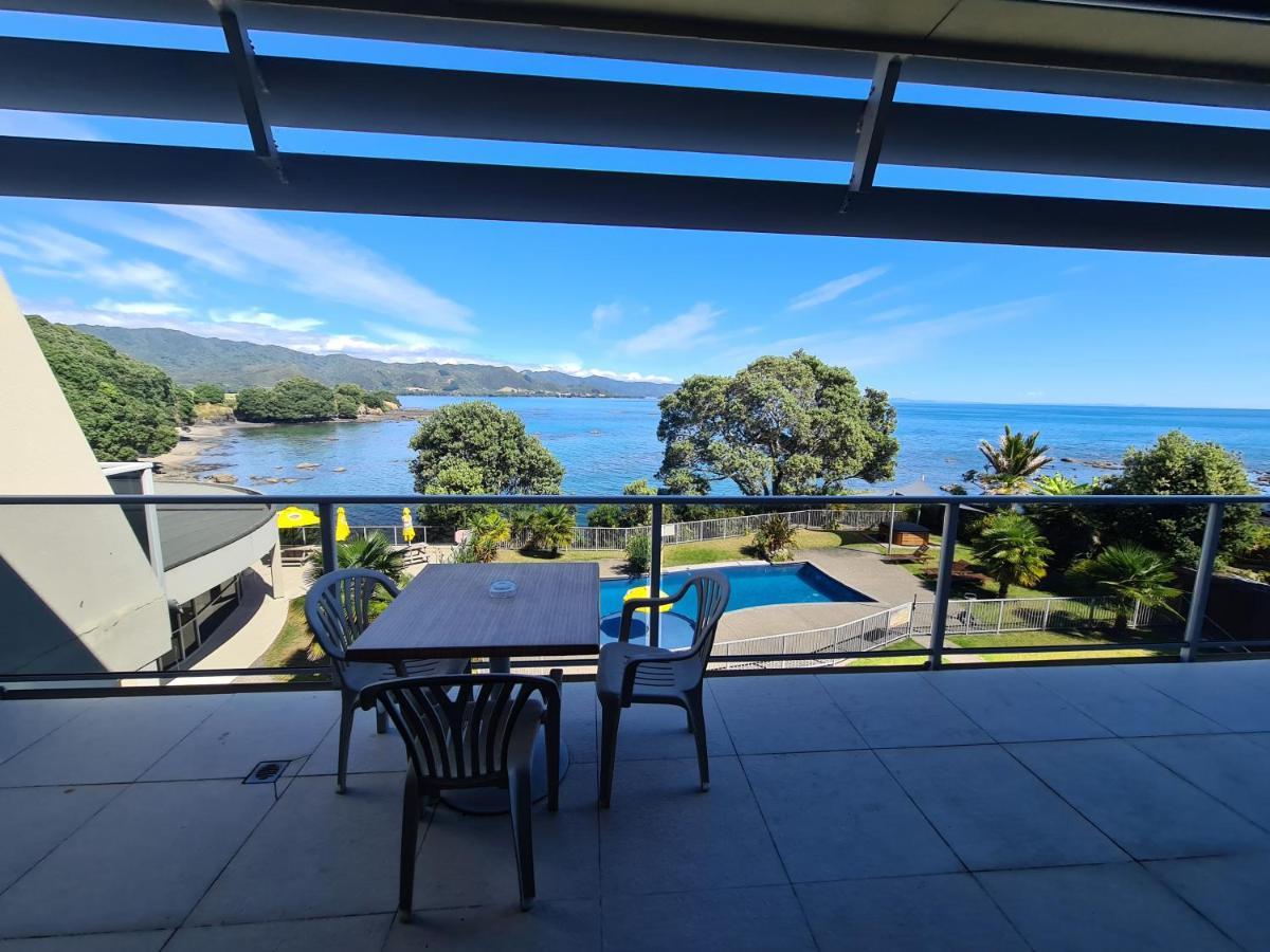 Te Kaha Beach Hotel מראה חיצוני תמונה
