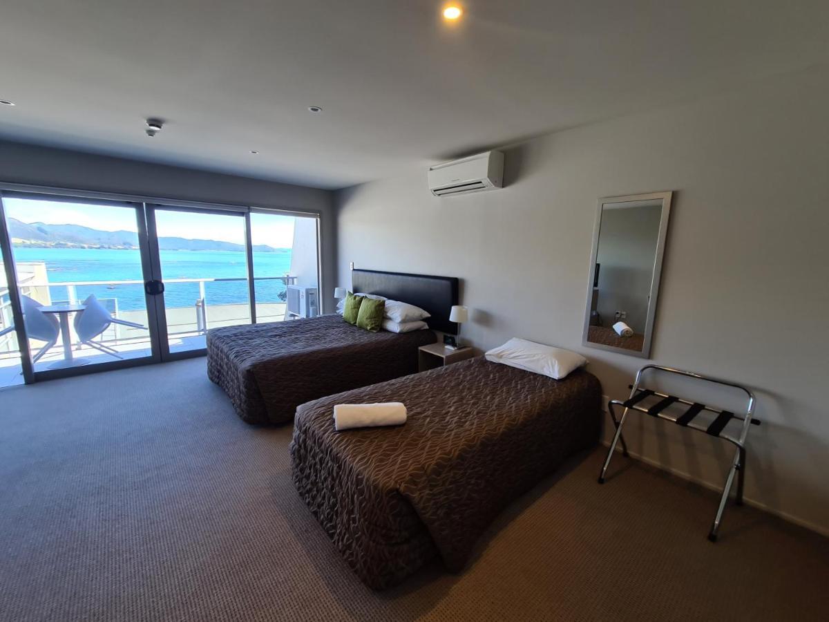 Te Kaha Beach Hotel מראה חיצוני תמונה