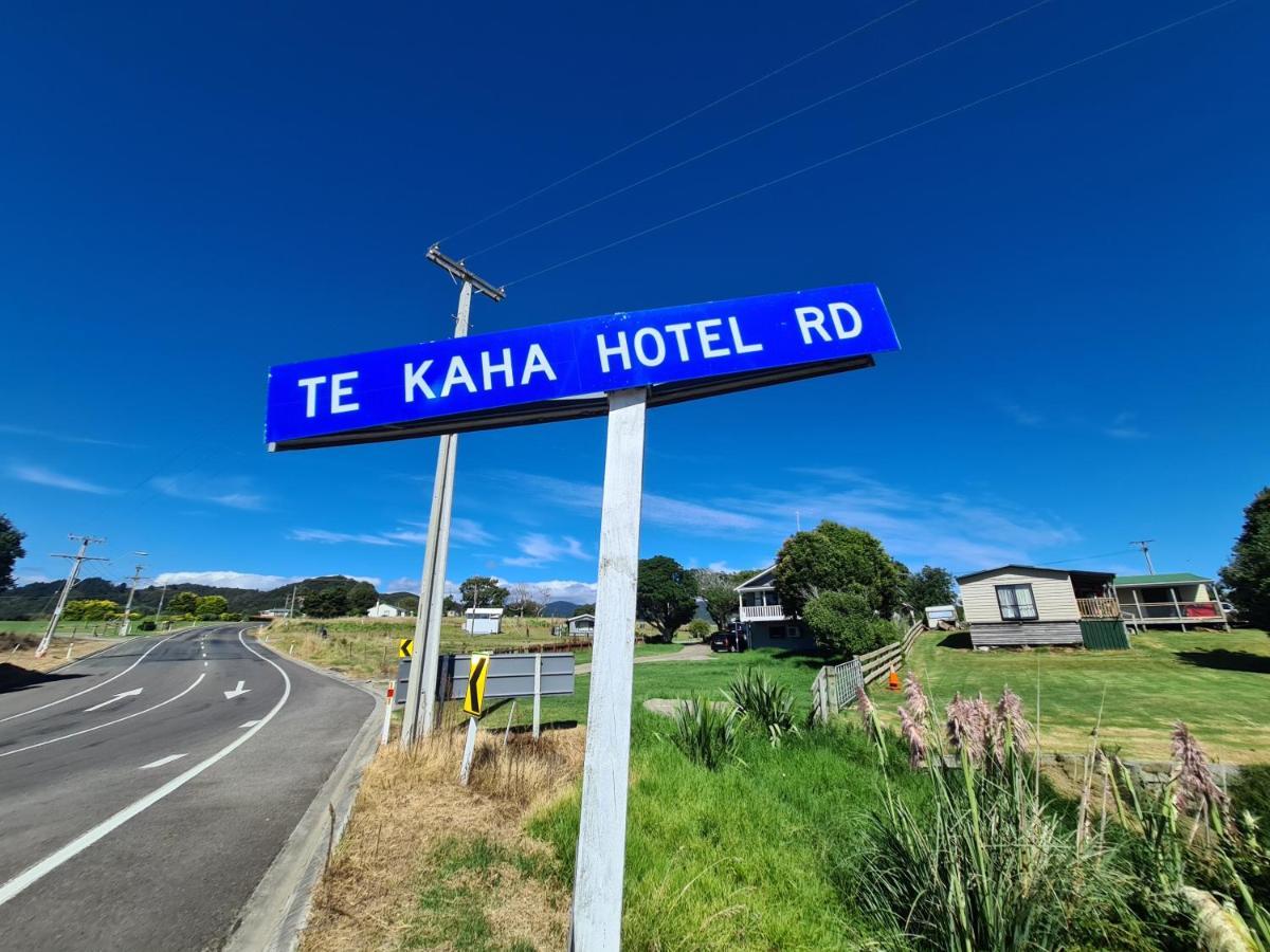 Te Kaha Beach Hotel מראה חיצוני תמונה